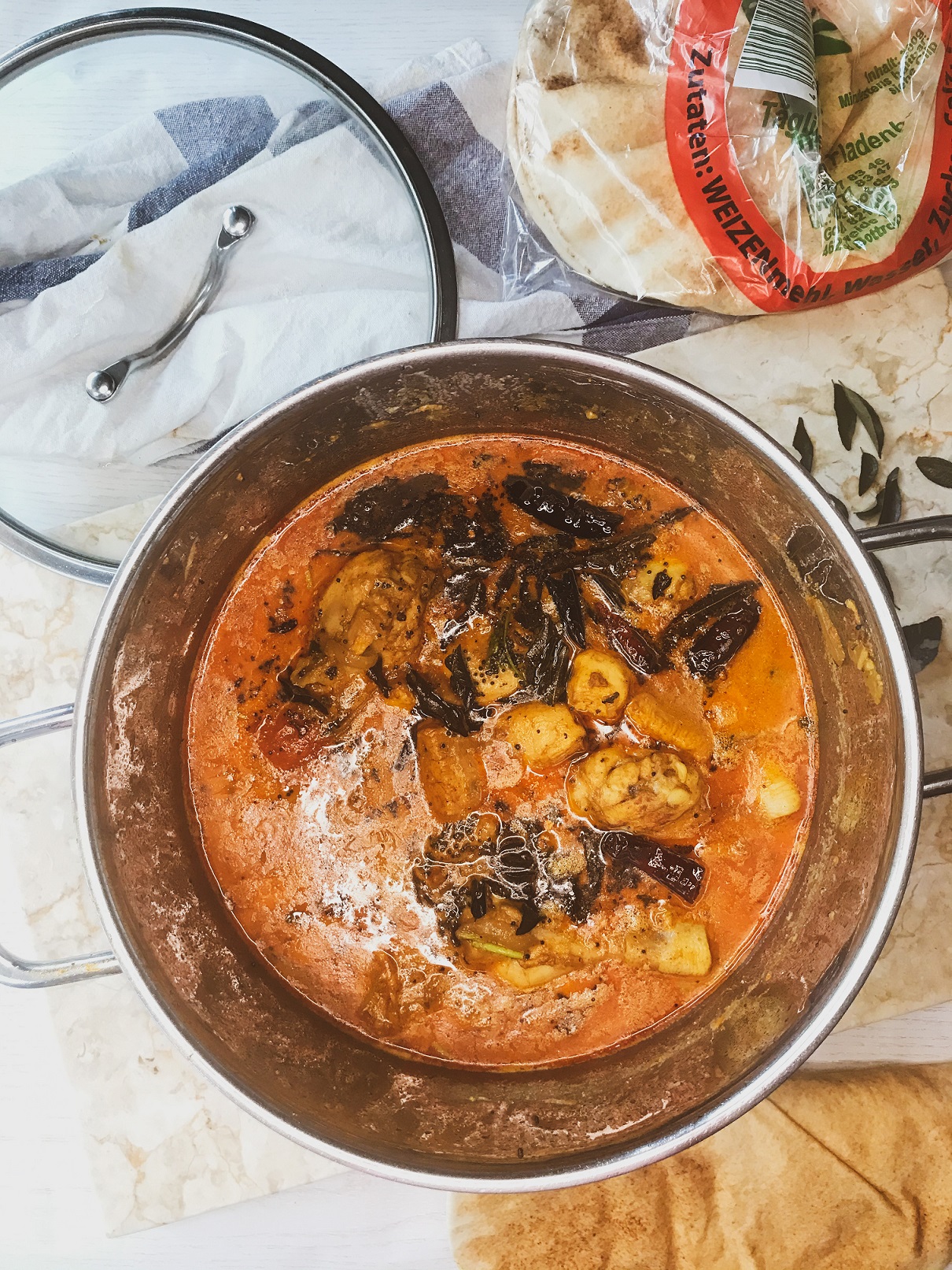 Easy Kerala-style Chicken Curry Recipe - heyShilpa